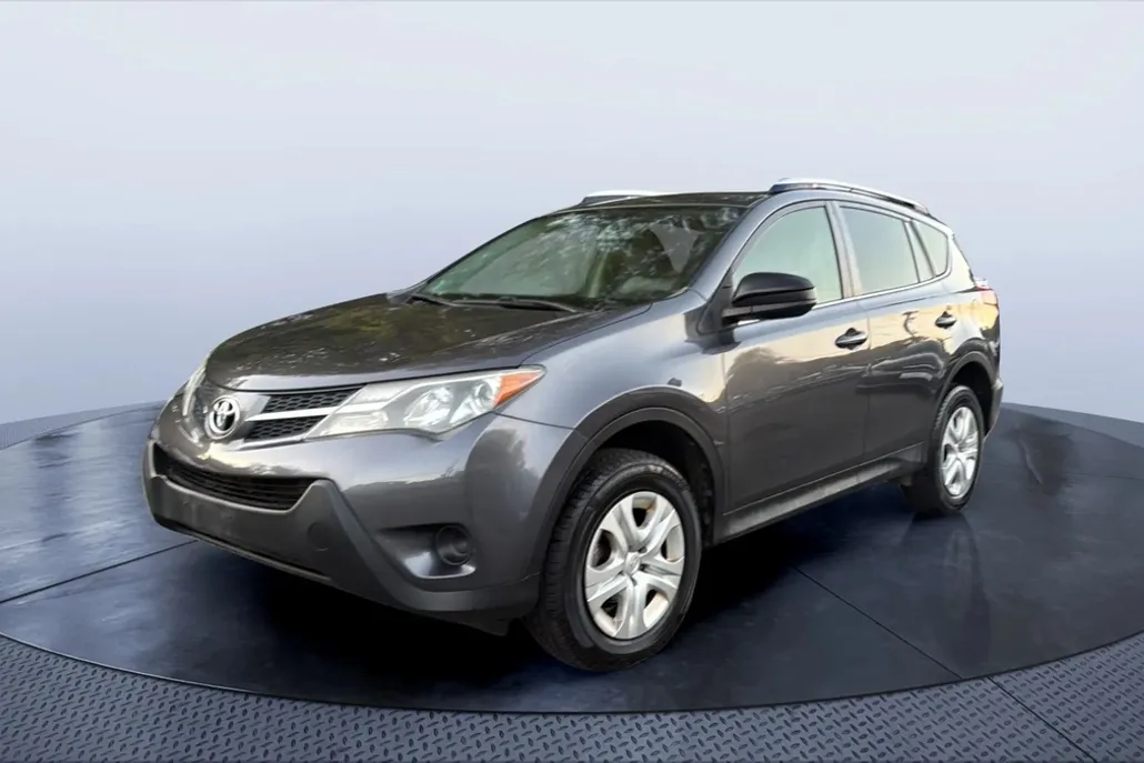 2014 Toyota RAV4 LE Sport photo 1