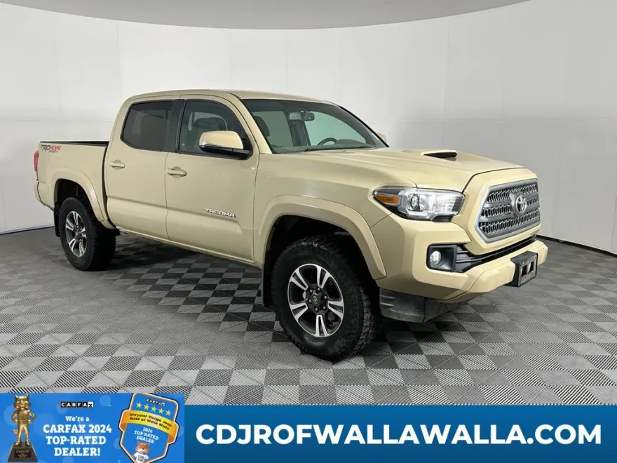 2017 Toyota Tacoma TRD Sport V6 photo 1