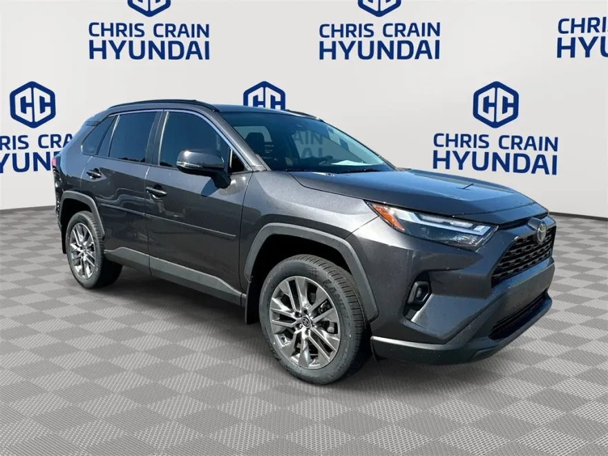2022 Toyota RAV4 XLE Premium photo 1