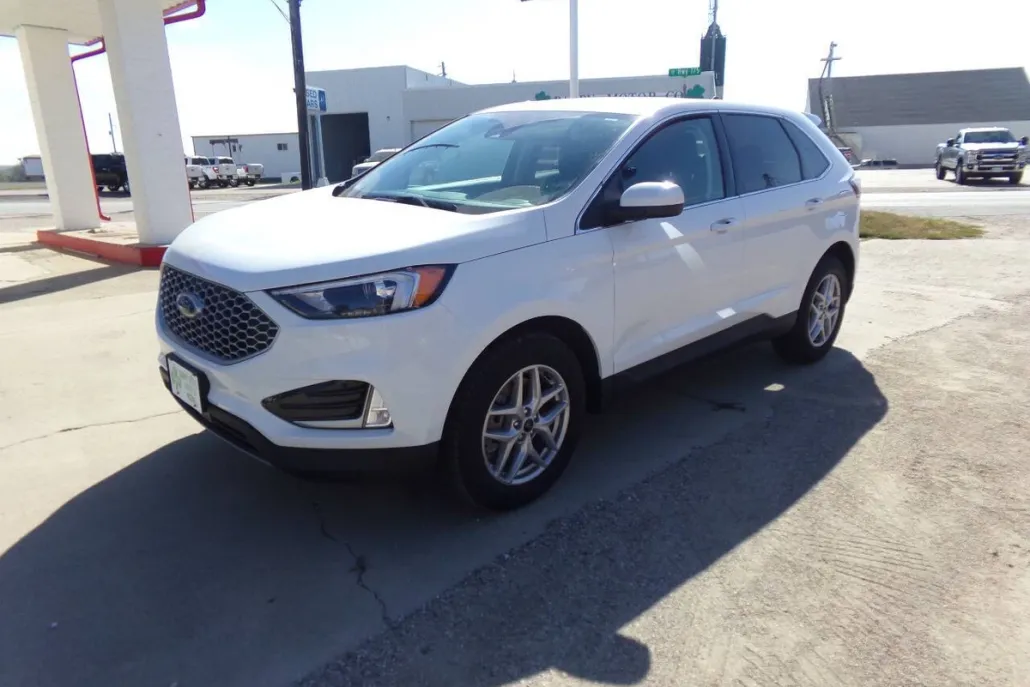 2024 Ford Edge SEL photo 1