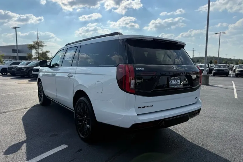 2025 Ford Expedition MAX Platinum photo 1