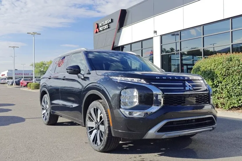 2025 Mitsubishi Outlander SEL GT photo 1