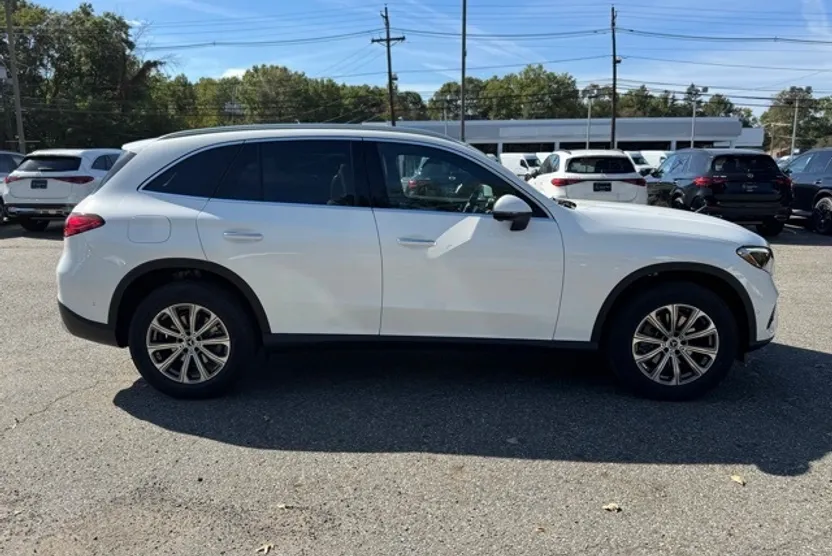 2026 Mercedes Benz GLC 300 4MATIC photo 1