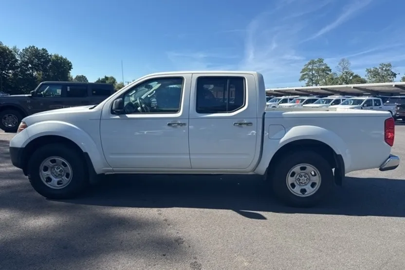 2016 Nissan Frontier S photo 1