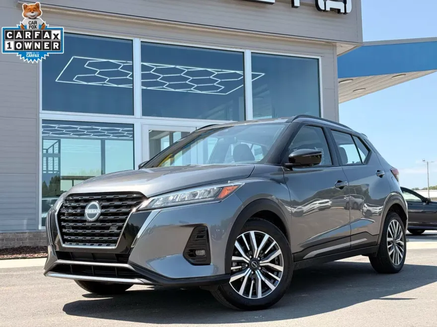 2024 Nissan Kicks SR photo 1