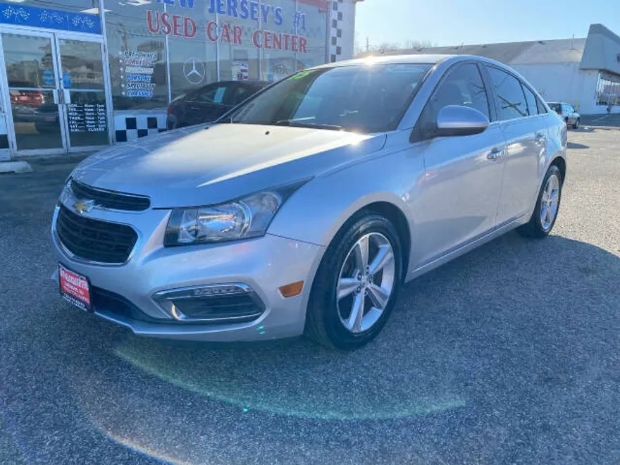 2015 Chevrolet Cruze photo 1