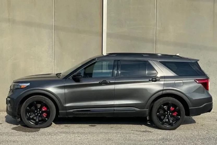2020 Ford Explorer ST photo 1