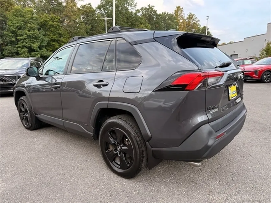 2021 Toyota RAV4 Hybrid XLE photo 1