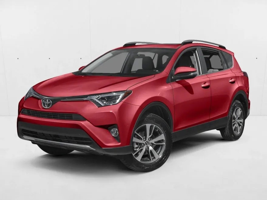 2016 Toyota RAV4 XLE photo 1
