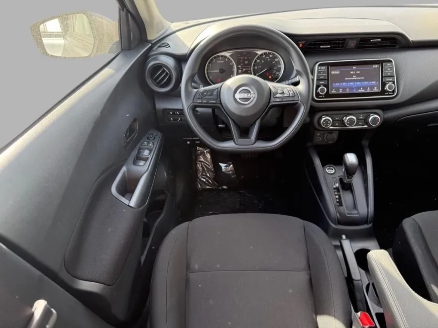 2025 Nissan Kicks Play S photo 1