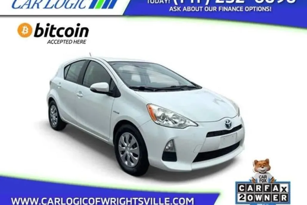 2012 Toyota Prius C Three photo 1