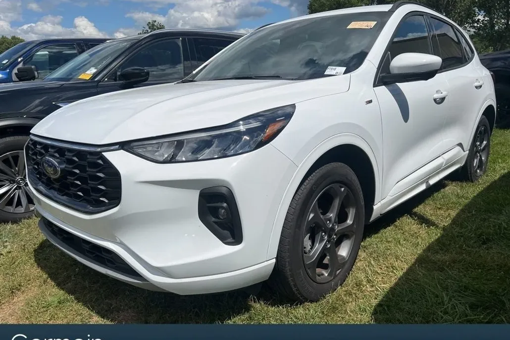 2023 Ford Escape ST-Line Select photo 1