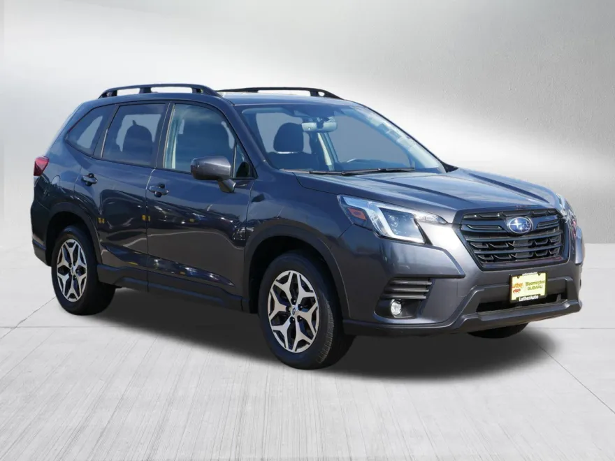 2024 Subaru Forester Premium photo 1
