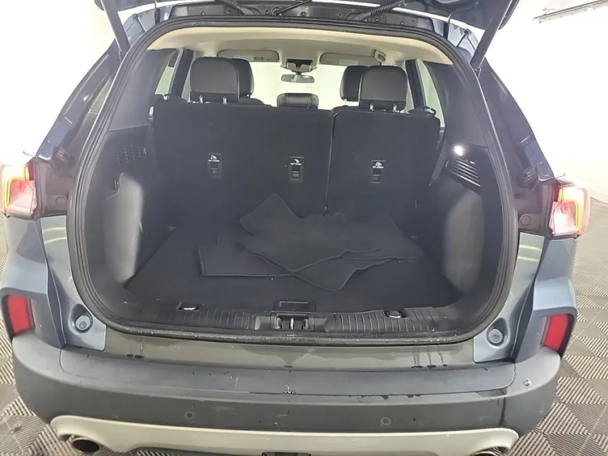 2020 Ford Escape SEL photo 1