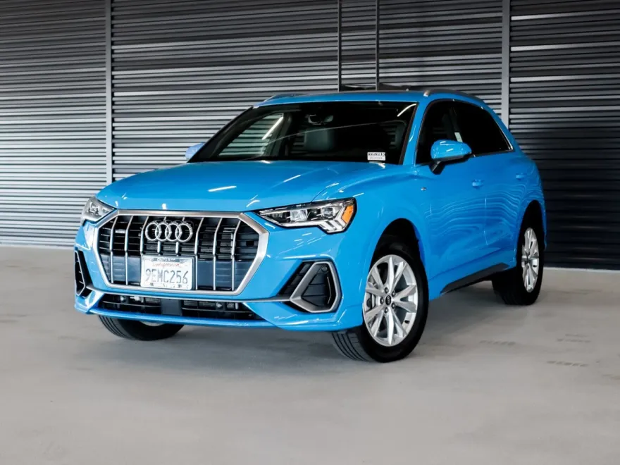 2023 Audi Q3 S line Premium photo 1
