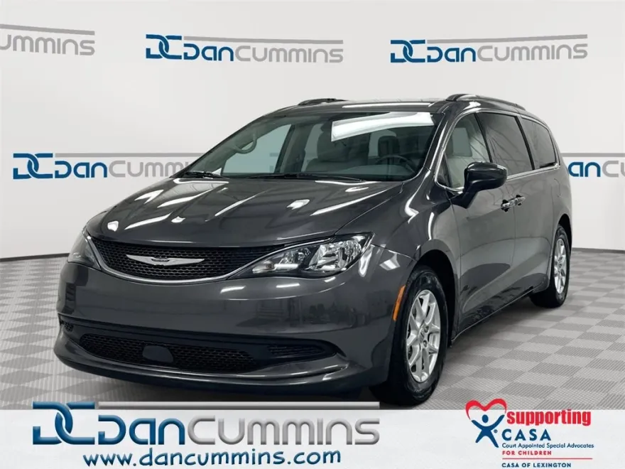 2021 Chrysler Voyager LXi photo 1