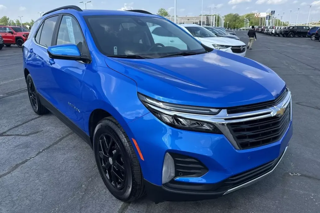 2024 Chevrolet Equinox LT photo 1