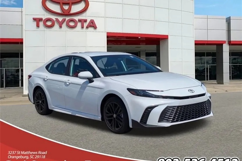 2025 Toyota Camry SE photo 1