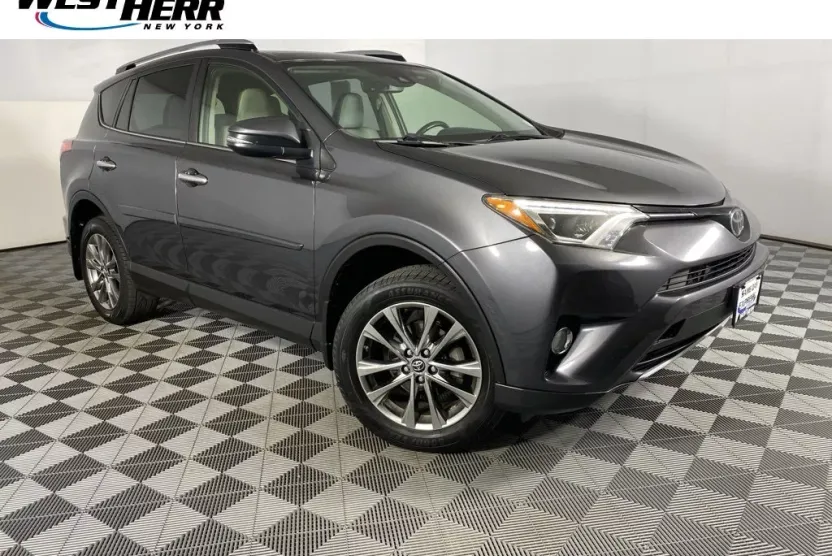 2017 Toyota RAV4 Limited photo 1
