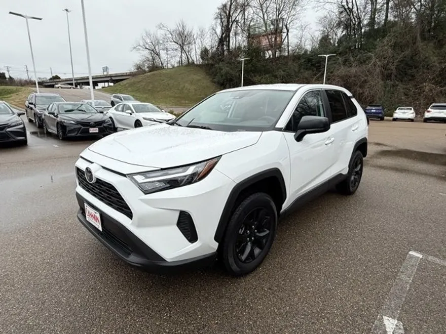 2024 Toyota RAV4 LE photo 1