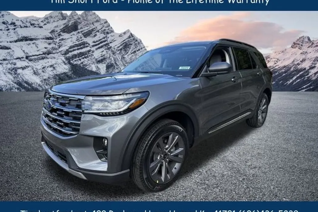 2025 Ford Explorer photo 1