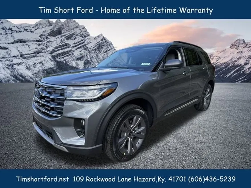 2025 Ford Explorer photo 1