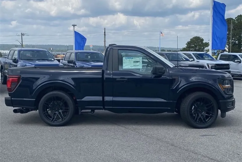 2025 Ford F-150 XL photo 1