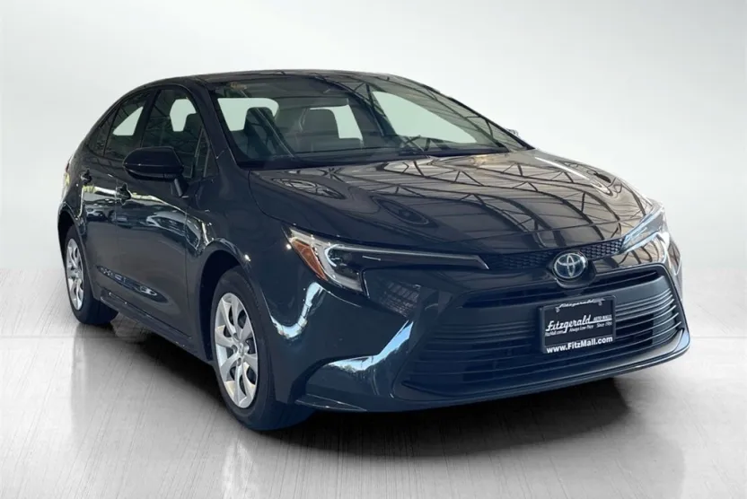 2025 Toyota Corolla Hybrid LE photo 1