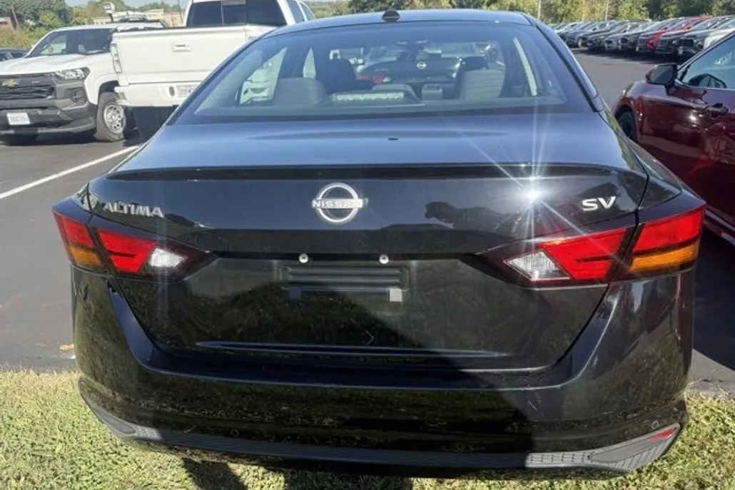 2025 Nissan Altima SV photo 1