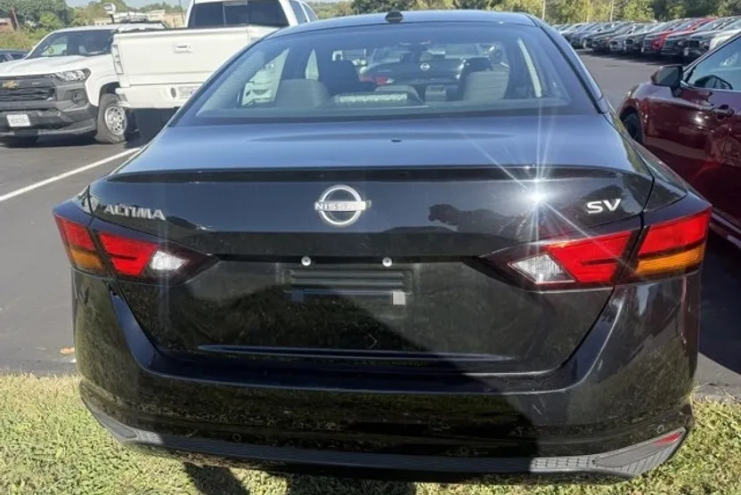 2025 Nissan Altima SV photo 1