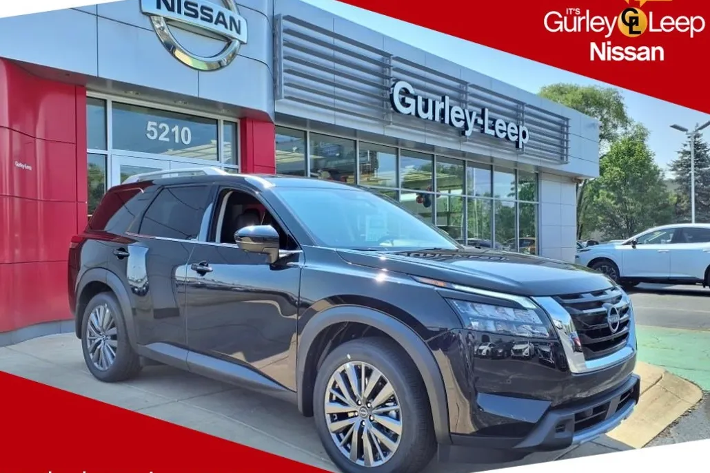 2025 Nissan Pathfinder SL photo 1