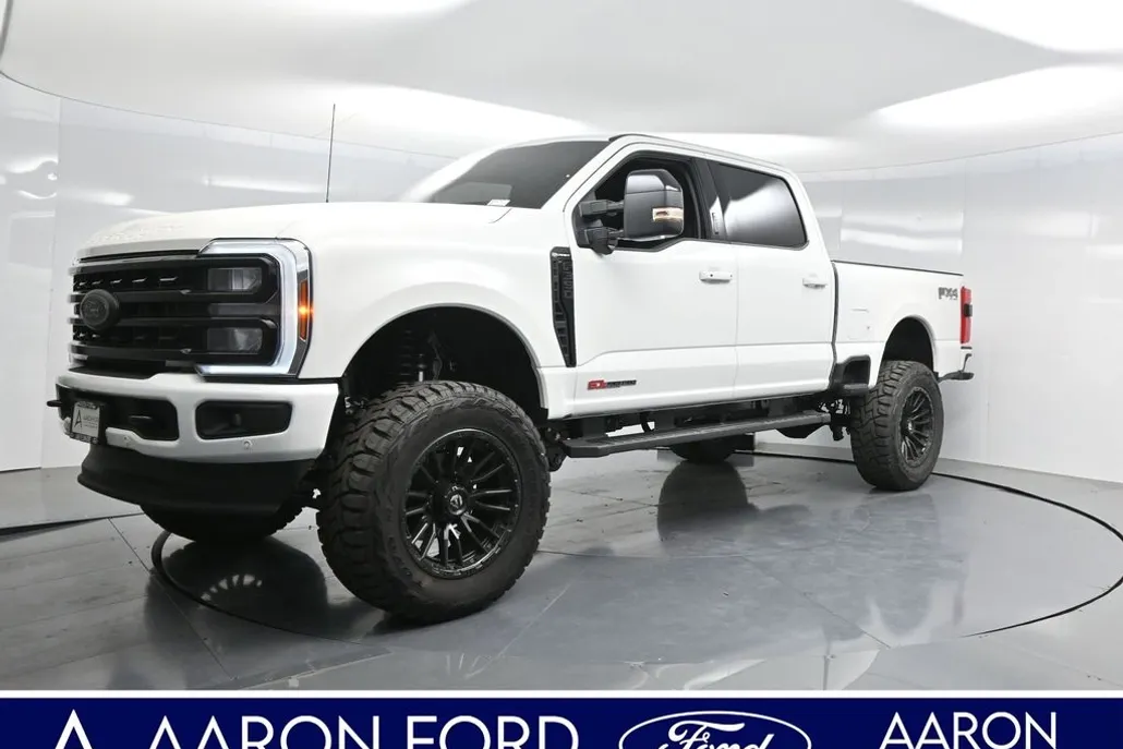 2024 Ford F-350 Lariat photo 1