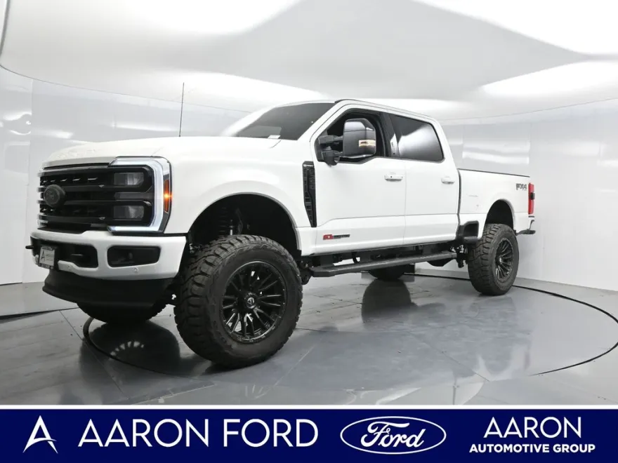 2024 Ford F-350 Lariat photo 1