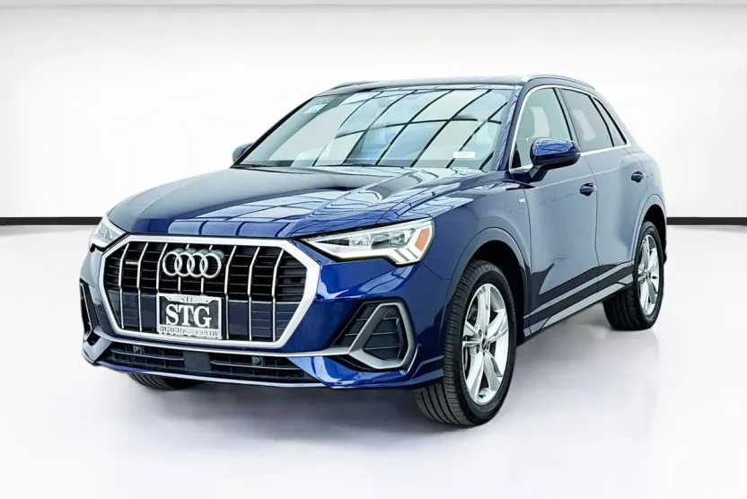 2021 Audi Q3 S line Premium Plus photo 1