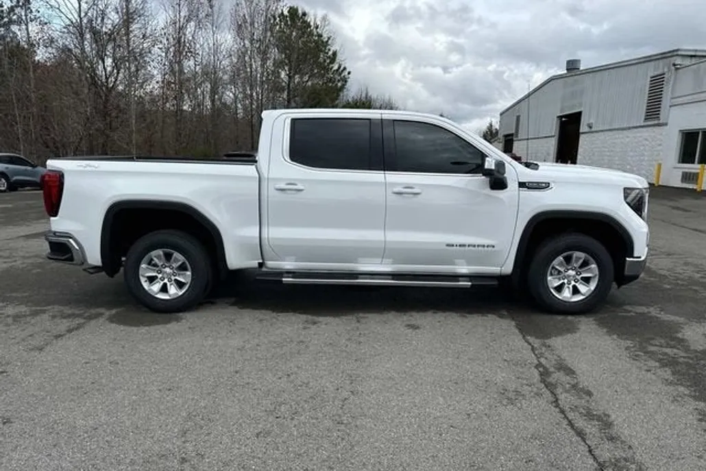 2025 Gmc Sierra 1500 SLE photo 1