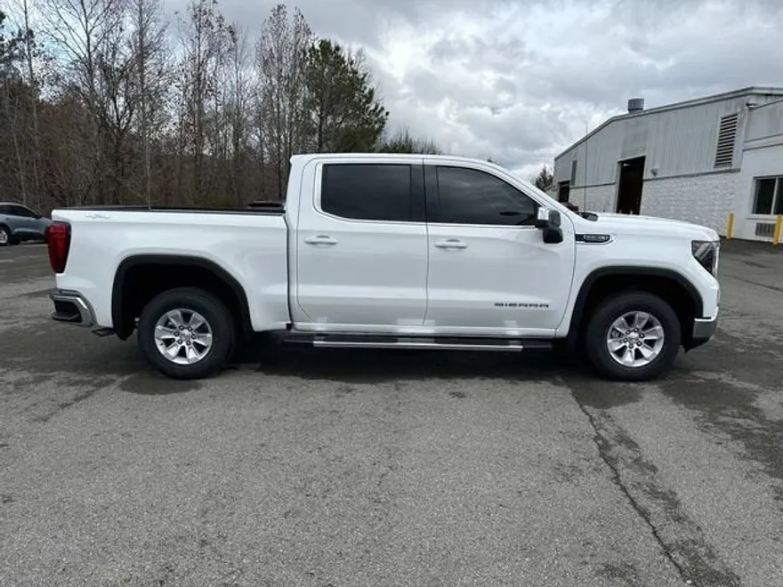 2025 Gmc Sierra 1500 SLE photo 1