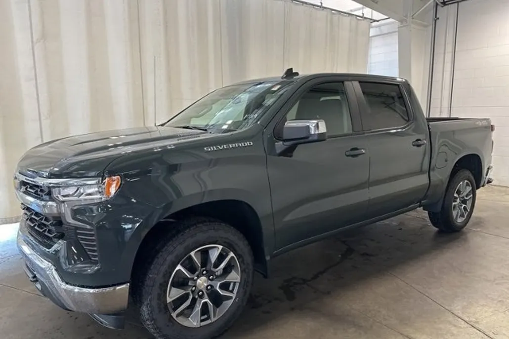 2026 Chevrolet Silverado 1500 LT photo 1