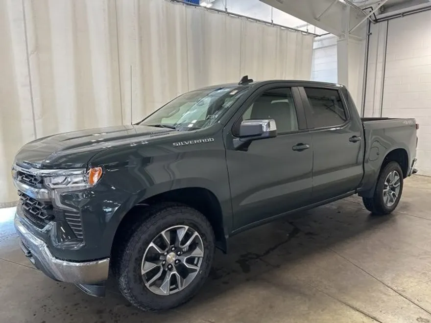 2026 Chevrolet Silverado 1500 LT photo 1