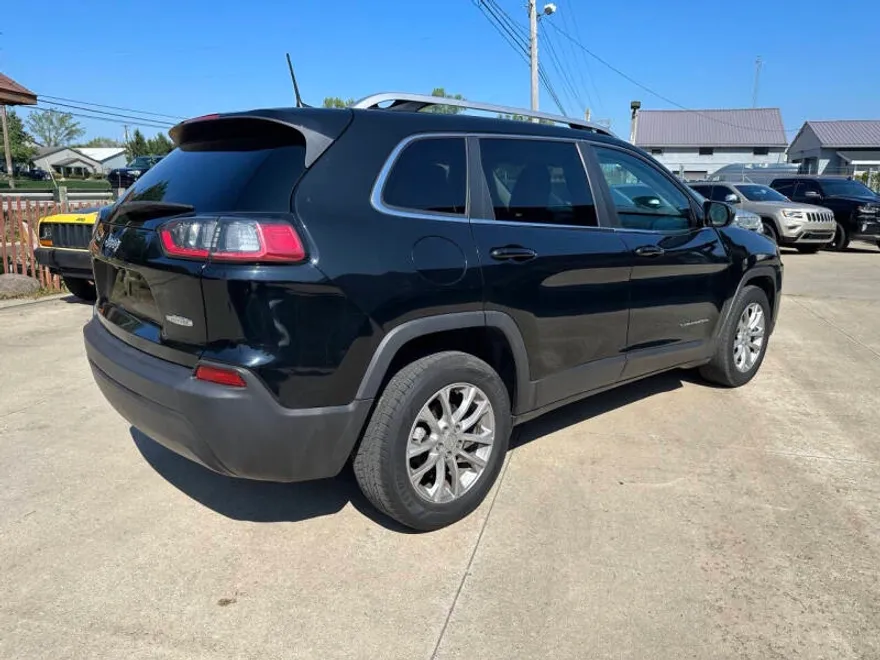 2019 Jeep Cherokee Latitude photo 1