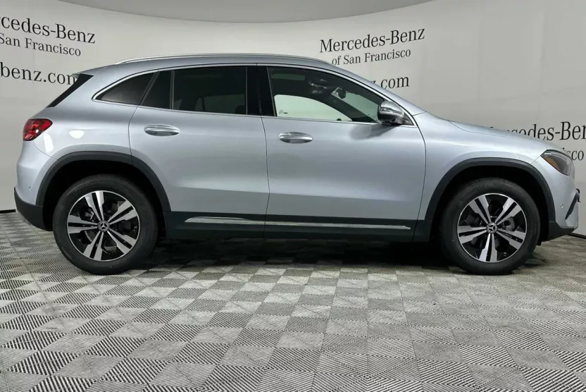 2026 Mercedes Benz GLA 250 4MATIC photo 1