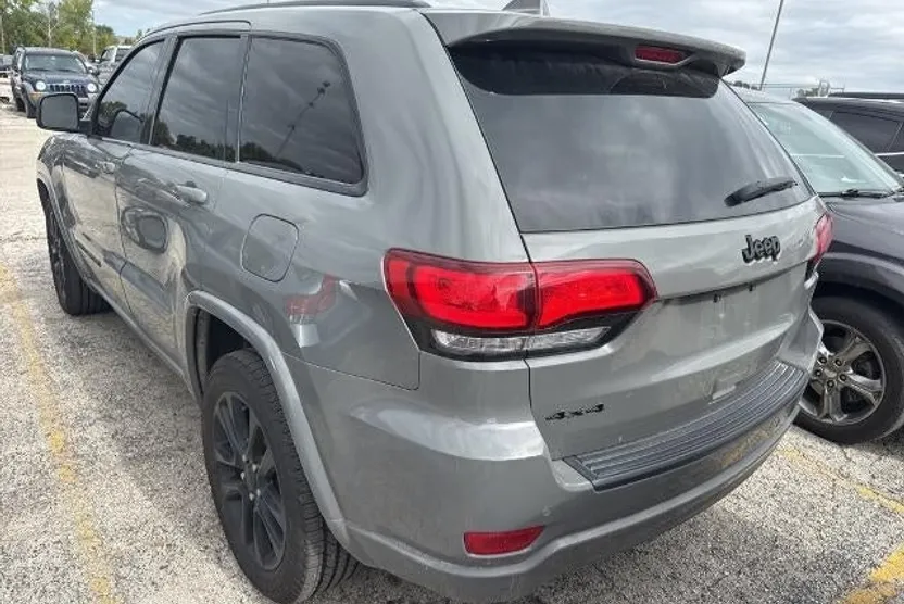 2020 Jeep Grand Cherokee Altitude photo 1