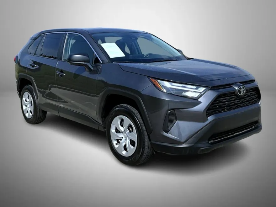 2024 Toyota RAV4 LE photo 1