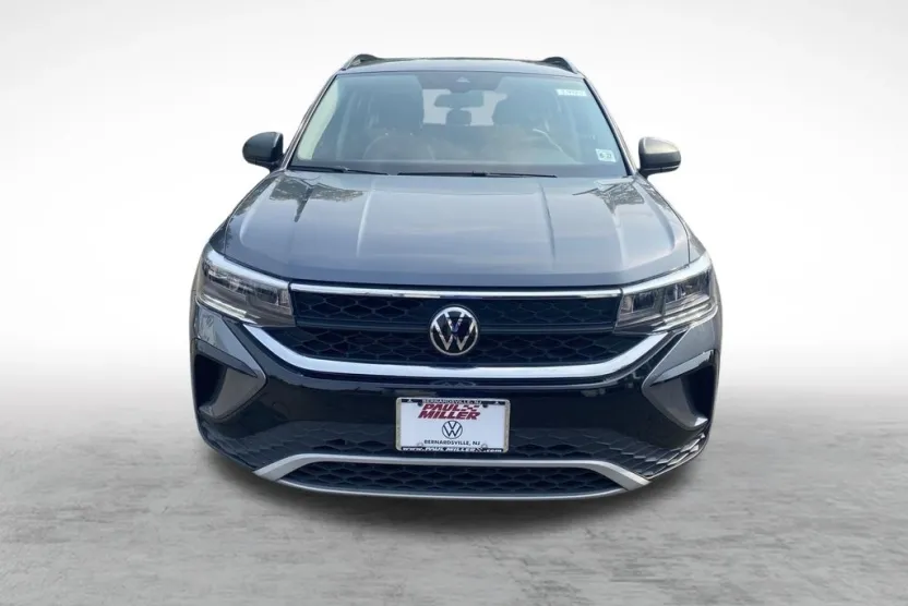 2022 Volkswagen Taos S photo 1
