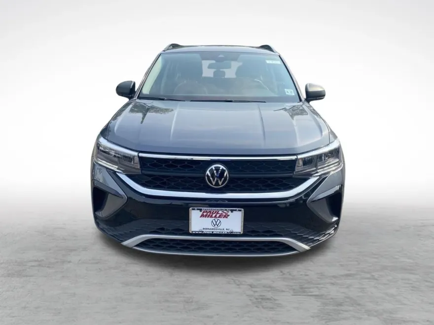 2022 Volkswagen Taos S photo 1