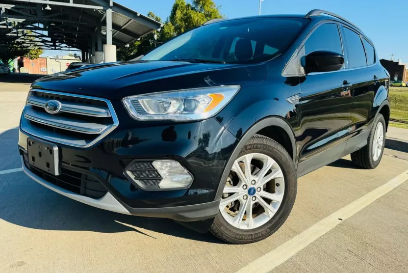 2018 Ford Escape SEL photo 1