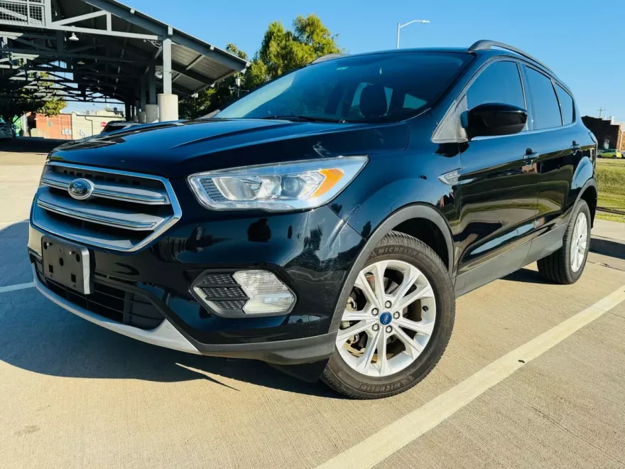 2018 Ford Escape SEL photo 1