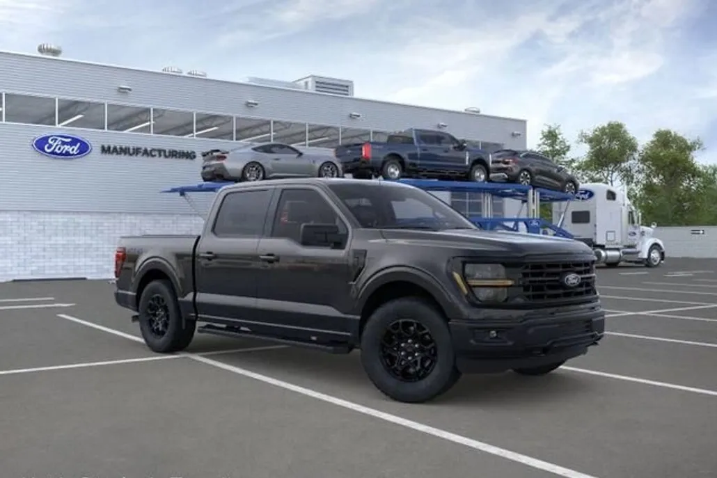 2025 Ford F-150 XLT photo 1