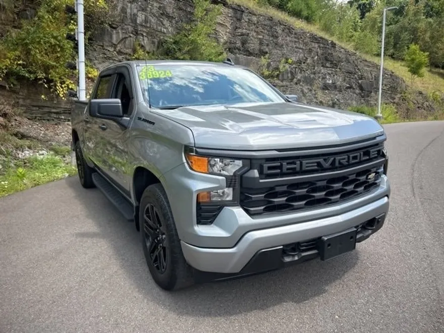 2023 Chevrolet Silverado 1500 Custom photo 1
