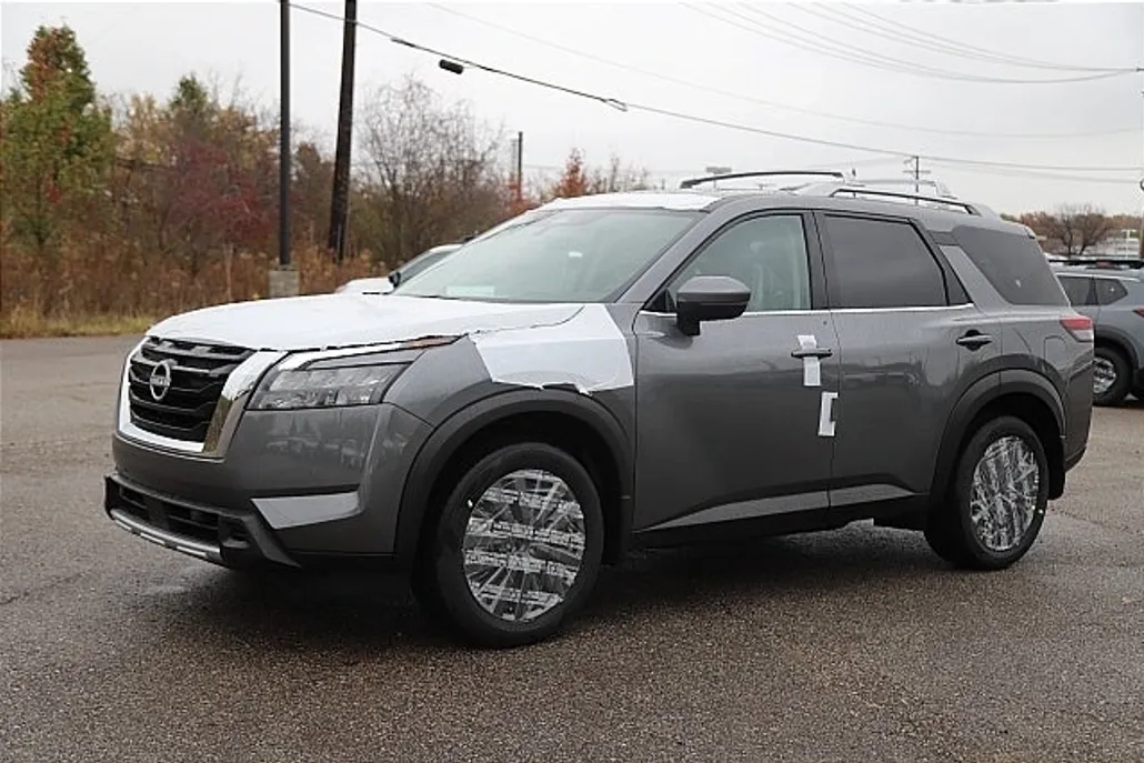 2025 Nissan Pathfinder SL photo 1