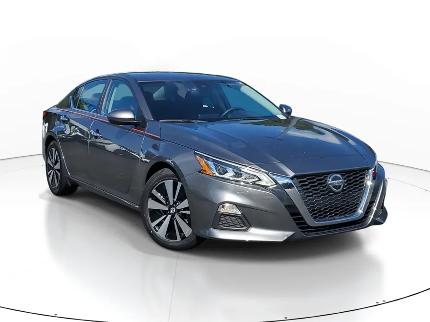 2022 Nissan Altima 2.5 SV photo 1